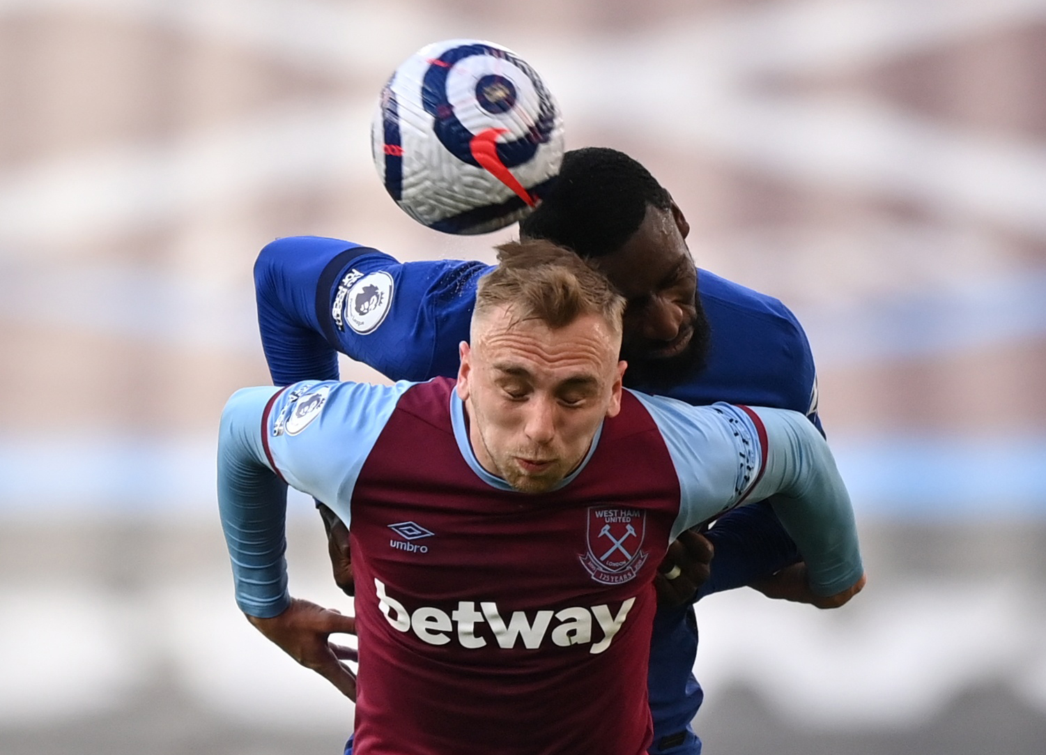 朗承受巨大 朗承受巨大