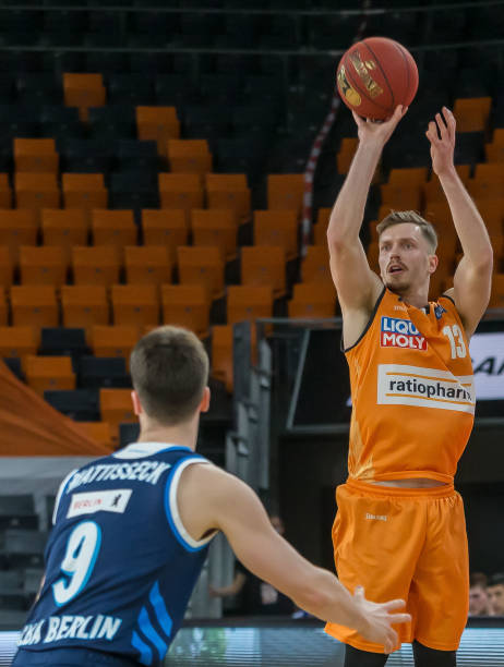 范迪克领衔 范迪克领衔