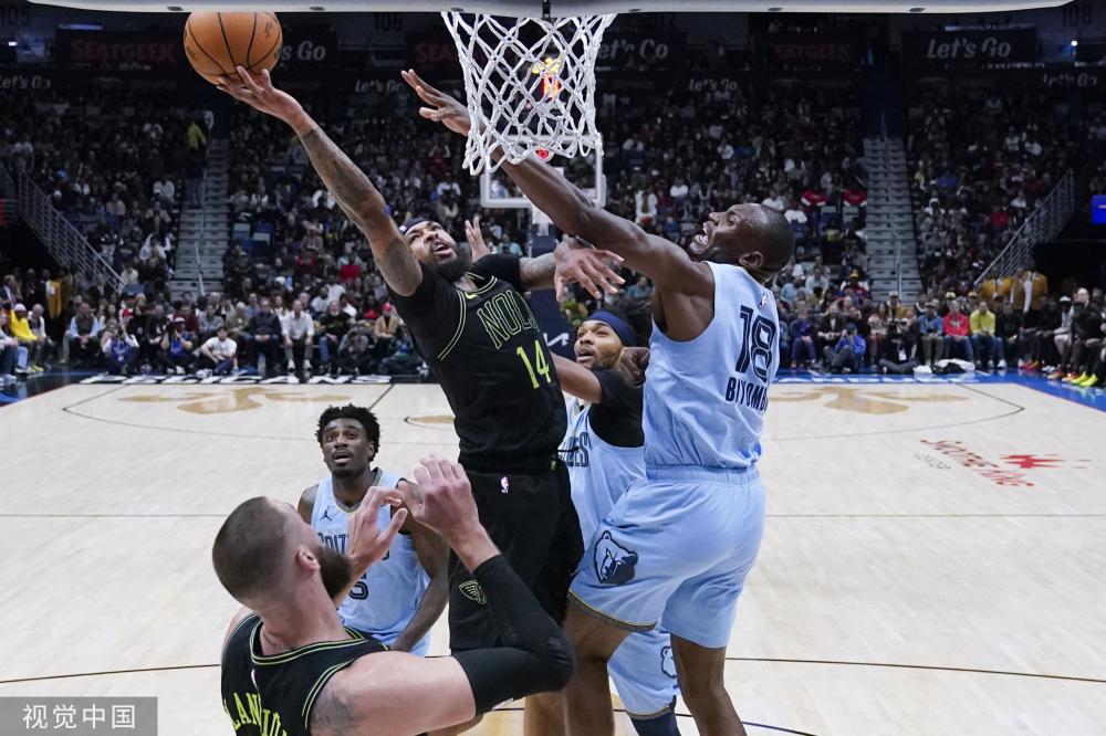 雪选手在比 雪选手在比